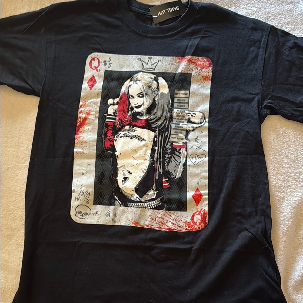 Hot Topic Suicide Squad Black and Red Harley Quinn Graphic Tee - Unisex